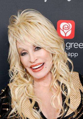 Dolly Parton pays tribute to Carl Dean