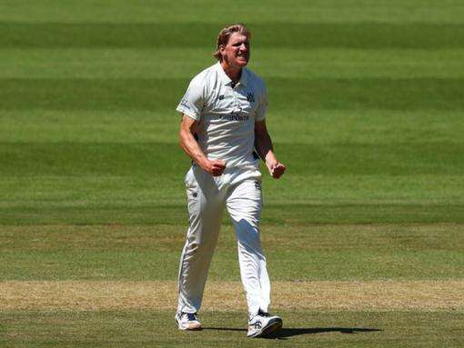 Victoria takes first innings lead in key Shield clash