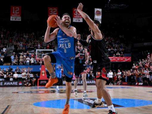 Delly guides Melbourne to within reach of NBL title