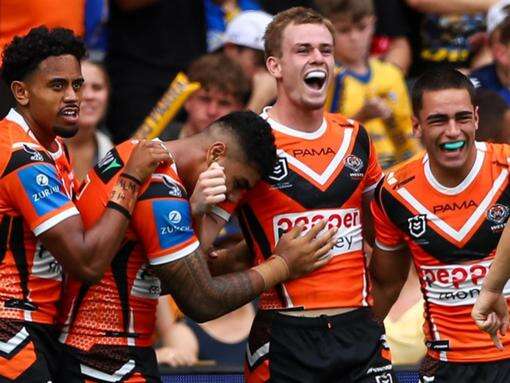 Brown booed, Galvin stars as Tigers thrash Eels