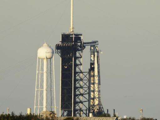 SpaceX scrubs flight to retrieve stuck astronauts