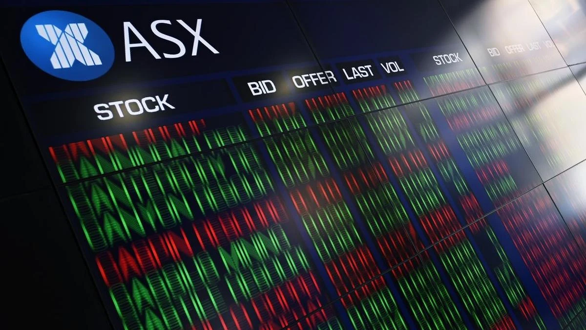 Aust shares edge lower, on track for 3rd day of losses