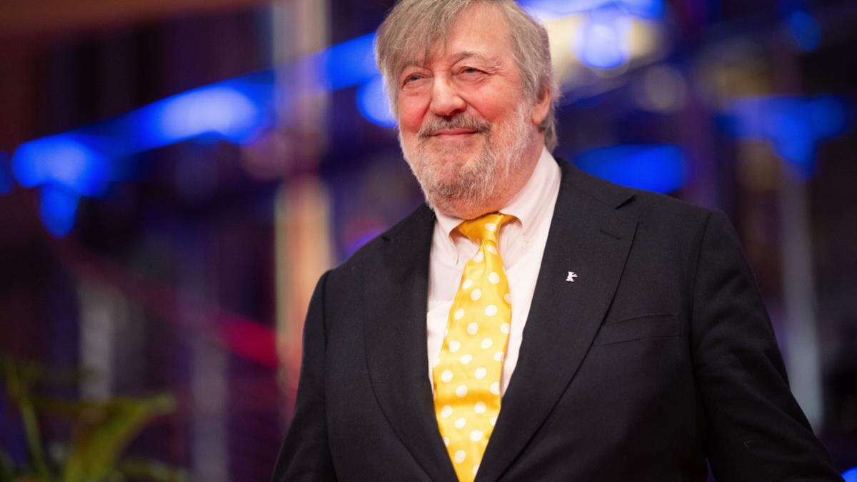 Stephen Fry knighted in New Years Honours list