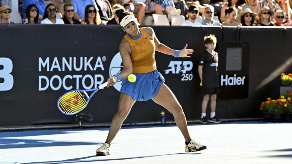 Tauson wins Auckland title after Osaka retires injured