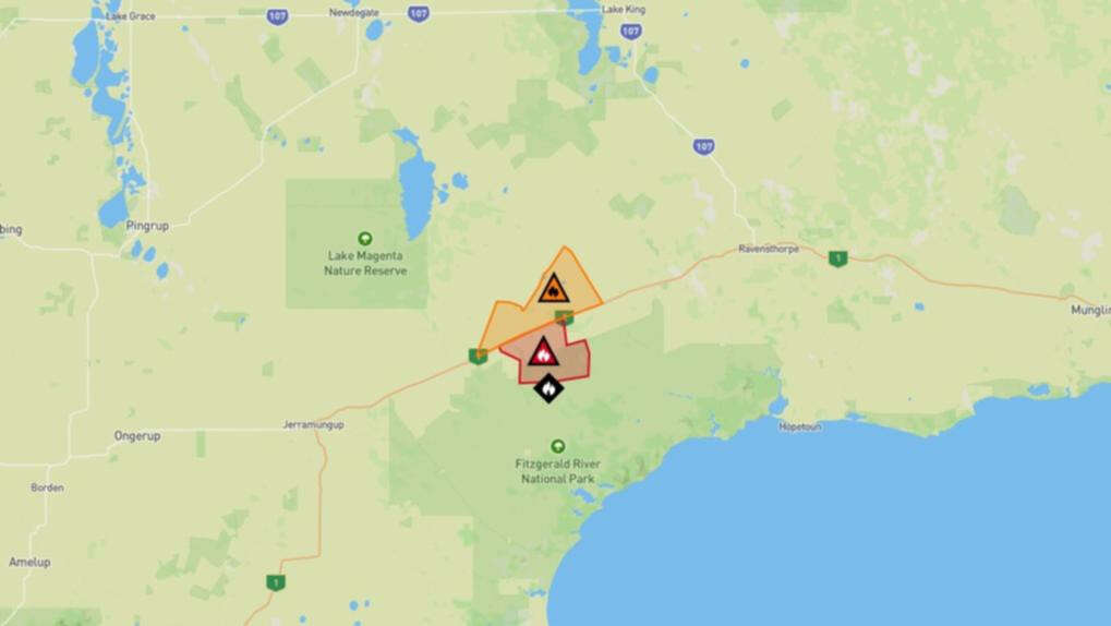 breakingEmergency bushfire warning after lightning strike