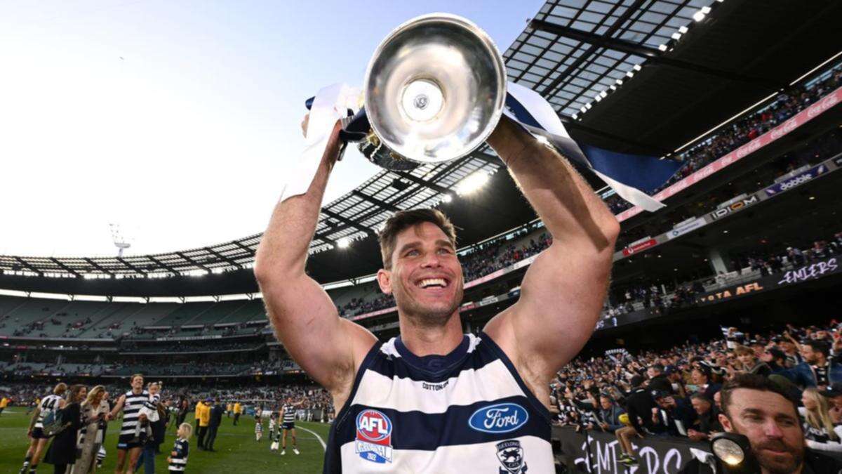 Geelong's games-record holder Hawkins retires