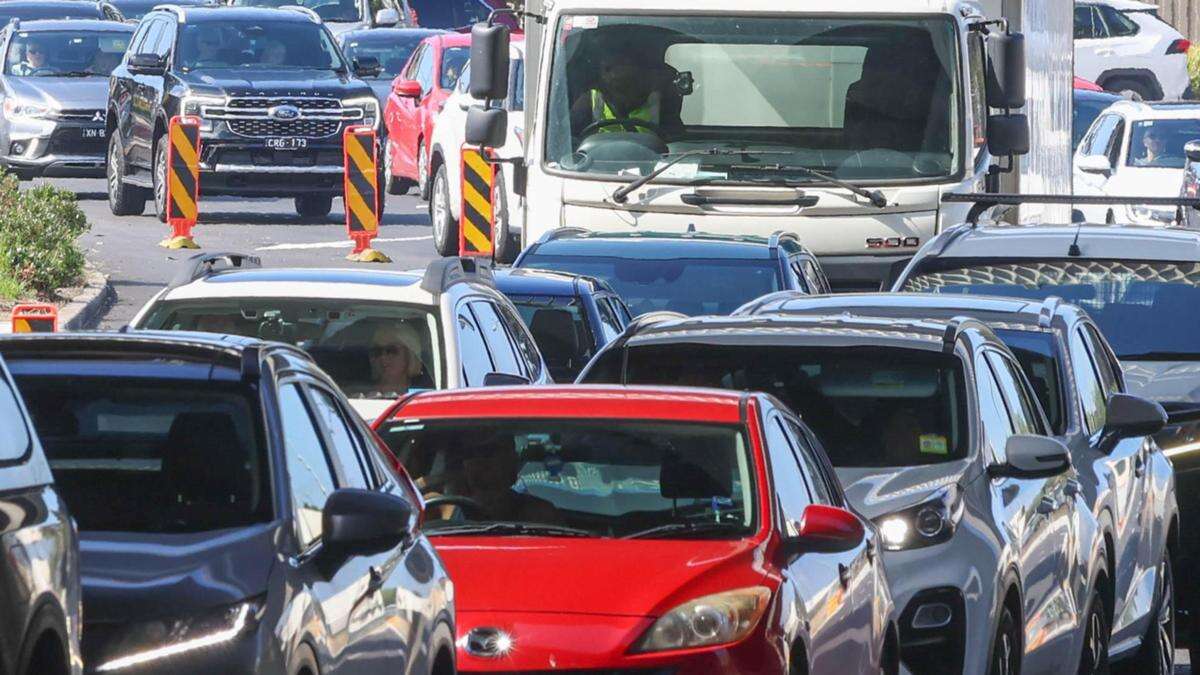 10km traffic delays hit major motorway