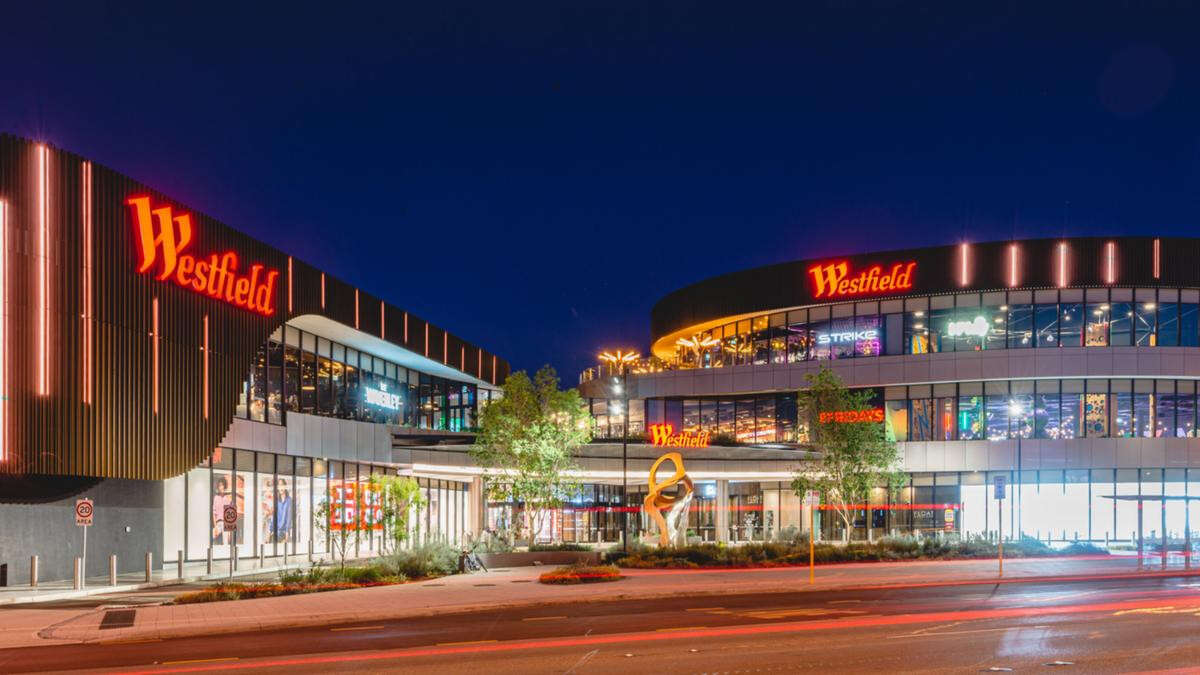 Change to busy intersection near popular shopping centre