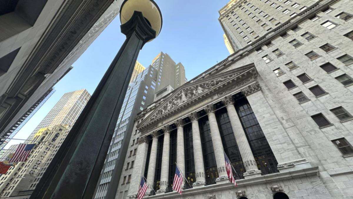 Wall St ends higher as Fed minutes firm rate-cut hopes