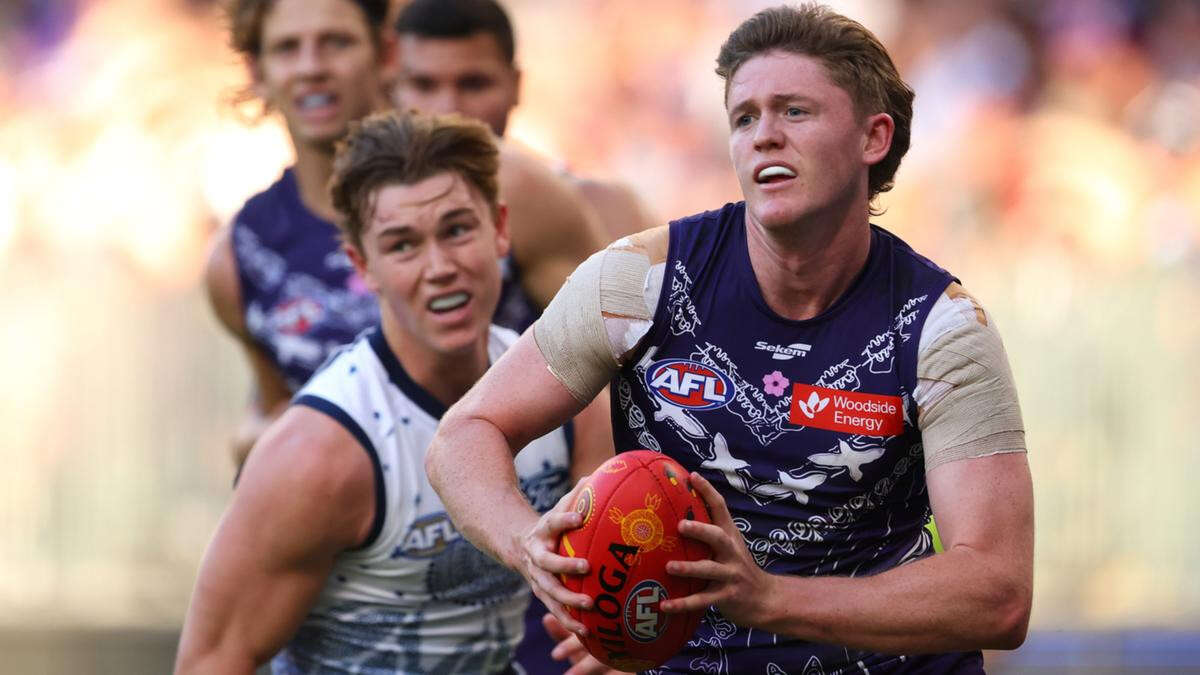 Dockers name surprise winger for season-defining clash