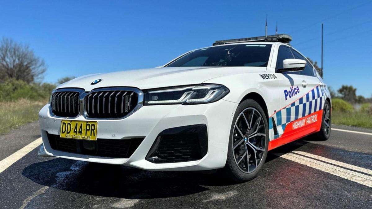 P-plater with no licence or rego caught using phone as speedo