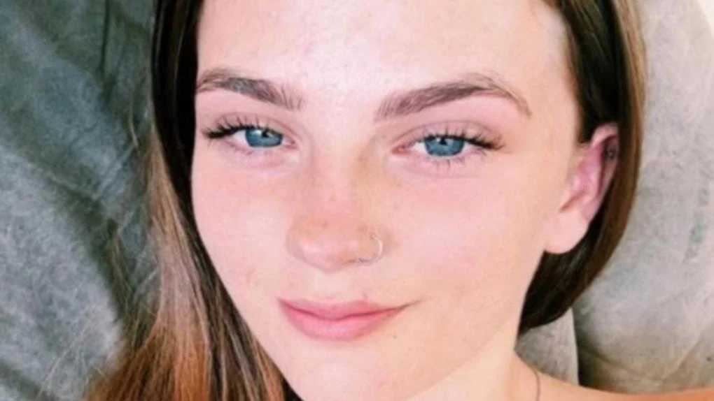Aussie teen vanishes without a trace after missing flight