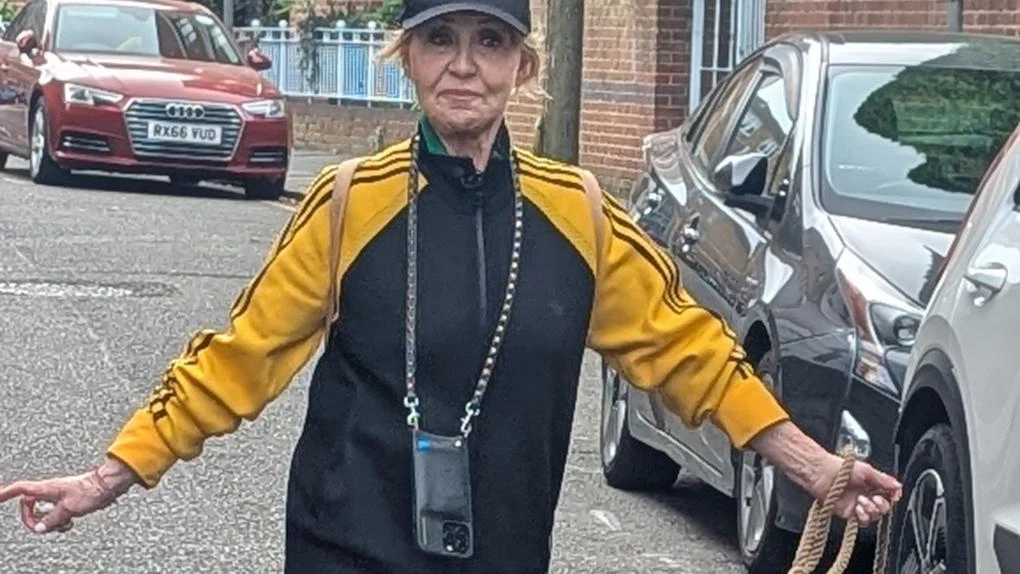 Lulu needed therapy while writing memoir