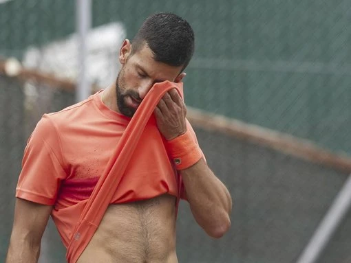 Djokovic to remain without a coach for French Open