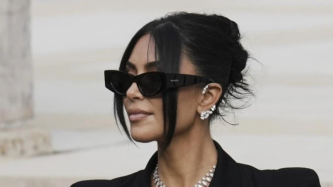 French court finds eight guilty in Kardashian robbery