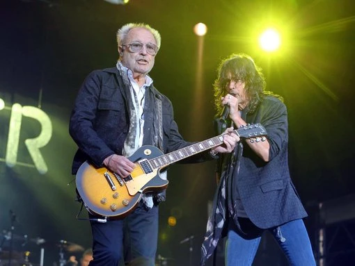 Foreigner singer Kelly Hansen steps down