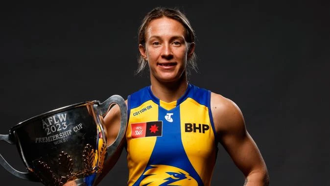 breakingFamily first as Swanson steps down as Eagles captain