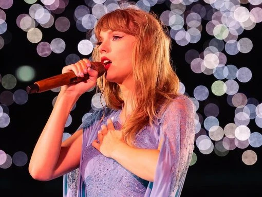 Shock twist as Taylor Swift gets chance to buy back music