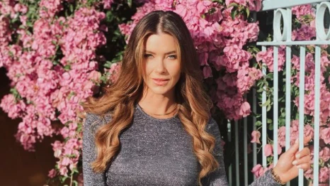 Bachelor star ROASTS airline over $1000 excess baggage