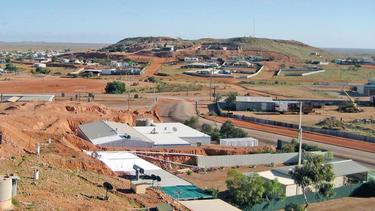 NSW ‘COVID-breachers’ busted in outback KARAOKE BAR
