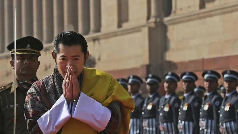 Mobile monarch calms Bhutan's COVID fears