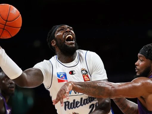 Ex-NBA big man back at Adelaide 36ers