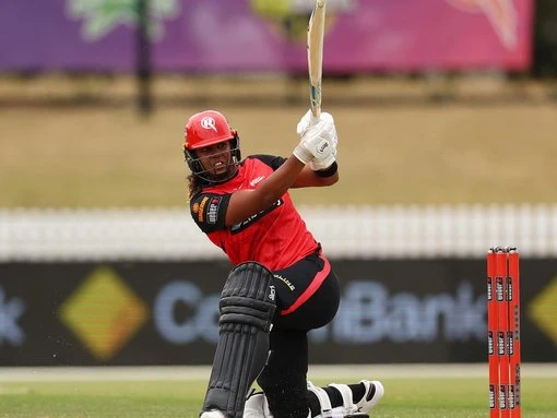 Matthews defiant but England complete T20 clean sweep