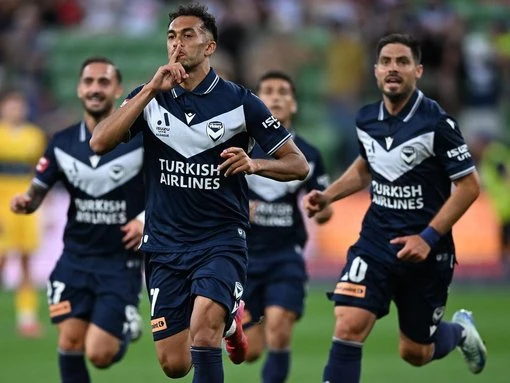 '50-50': Victory mull grand final call on injured stars