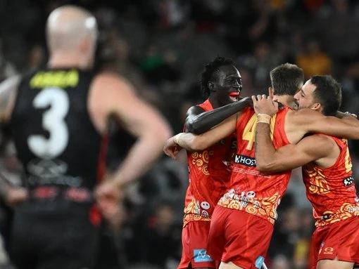 Suns shine under roof to extend club record AFL start