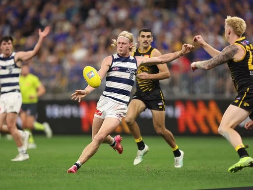 Eagles fade late as Cats run away in dominant final term