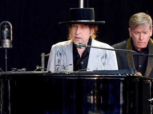 Bob Dylan joined by Billy Strings for cover of All Along The Watchtower