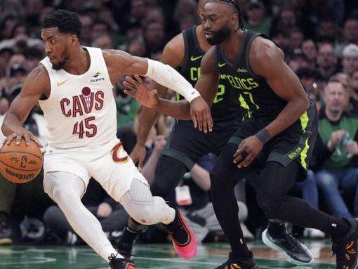 Mitchell stars as Cavs down Celtics in heavyweight duel