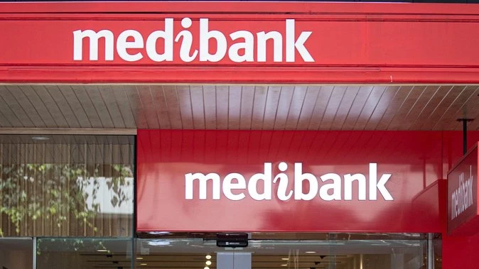 Group of Aussies to receive $255