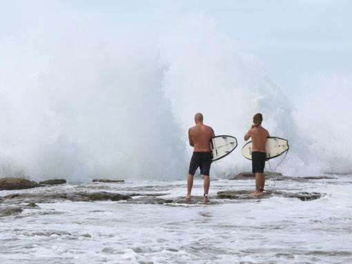 Tropical Cyclone Alfred is coming: thousands on alert