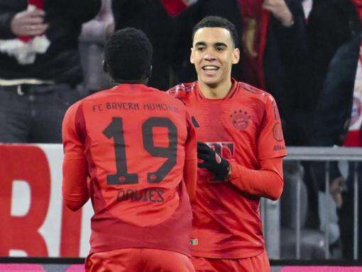 Bayern restore eight-point lead with Frankfurt rout