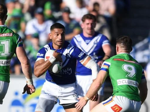 Bulldogs cement top spot with comeback win over Raiders
