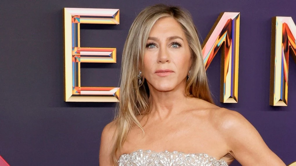Man accused of 'stalking' Jennifer Aniston for two years before crashing into gate at her home
