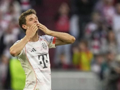 Bayern celebrate title with last home win for Muller