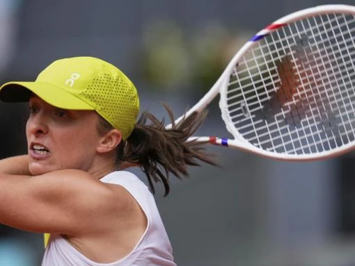 Swiatek woes persist as Collins ends Rome title defence