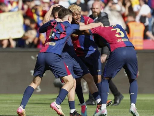 Barcelona down Real 4-3 in Clasico to home in on title