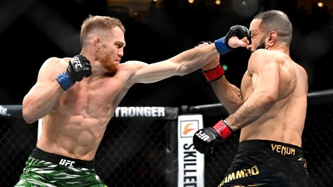 breakingHistory made! Della Maddalena earns epic UFC world title