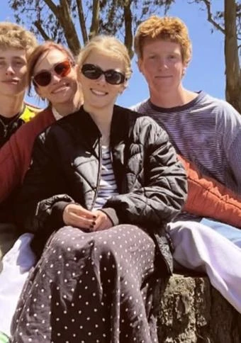 Julia Roberts has posed for an ultra-rare photo with all three of her children.