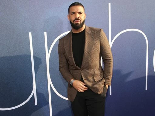 'Even at the Nokia video shoot he had a bunch of producers and he was just recording...' Smiley reveals Drake is working on new music