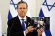 Le président israélien, Isaac Herzog, appelle la présidente du CICR « à agir par tous les moyens possibles pour aider les otages » retenus dans la bande de Gaza