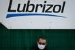 Lubrizol France renonce, jusqu’à nouvel ordre, à un plan social sur ses sites de Rouen et du Havre