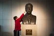 La mairie de Nancy porte plainte après la destruction d’une plaque en hommage à Yitzhak Rabin, ancien premier ministre israélien et Prix Nobel de la paix