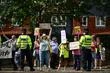 Confronté à des manifestations anti-immigration, Londres promet des mesures pour accélérer les recours des demandeurs d’asile