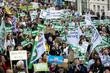 Au Pays-bas, des dizaines de milliers de manifestants défilent pour le climat avant les élections législatives