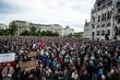 En Hongrie, des dizaines de milliers de manifestants contre une loi ciblant ONG et médias indépendants