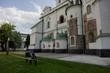 En direct, guerre en Ukraine : une cathédrale à Kiev endommagée par des attaques russes ; une importante installation électrique touchée dans l’oblast de Kherson
